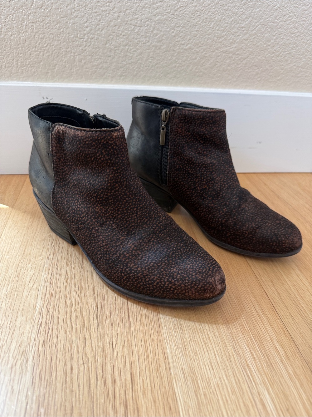 Textured Brown Ankles Boots with Side Zip